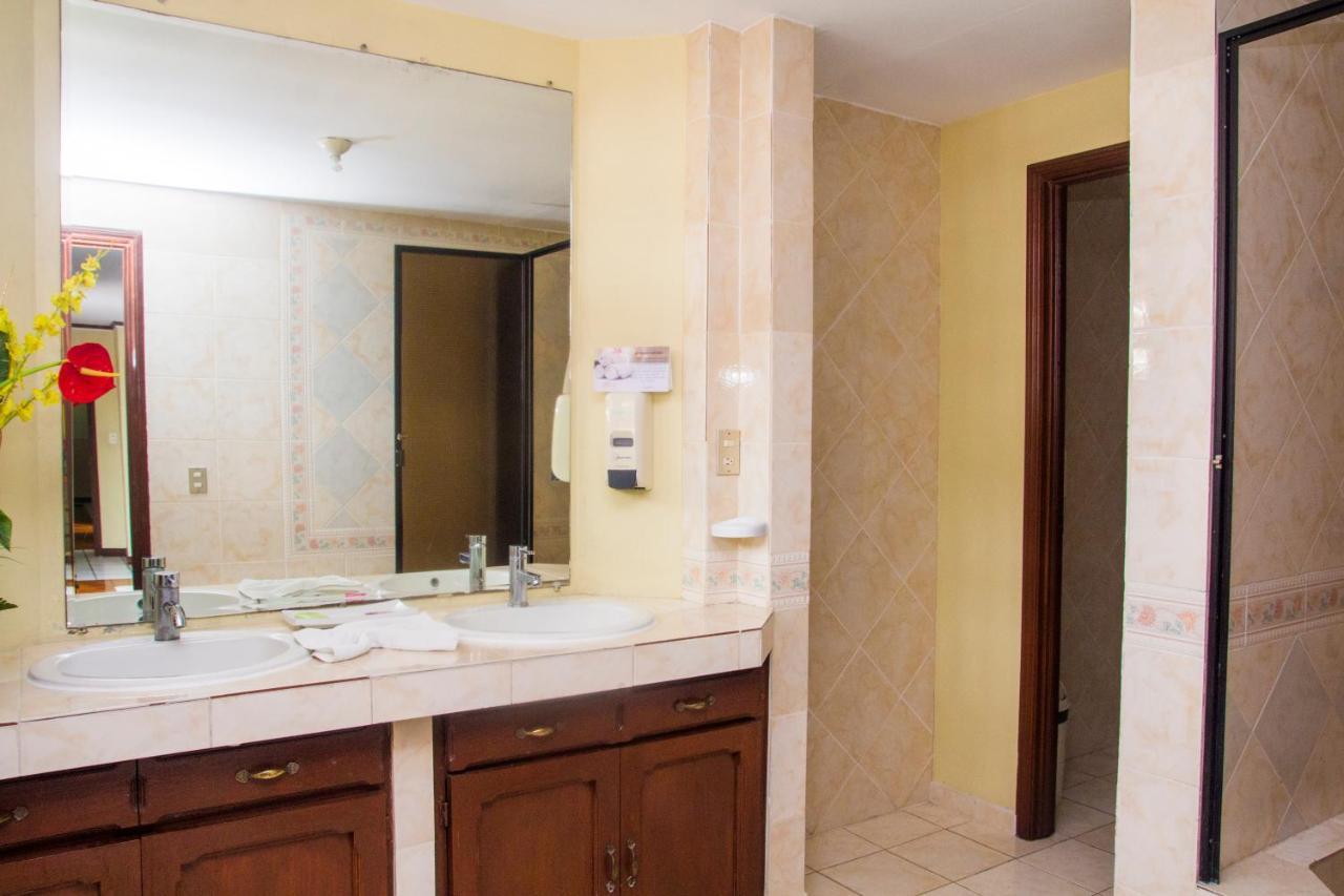 Hotel Fotherhouse San Salvador Bagian luar foto