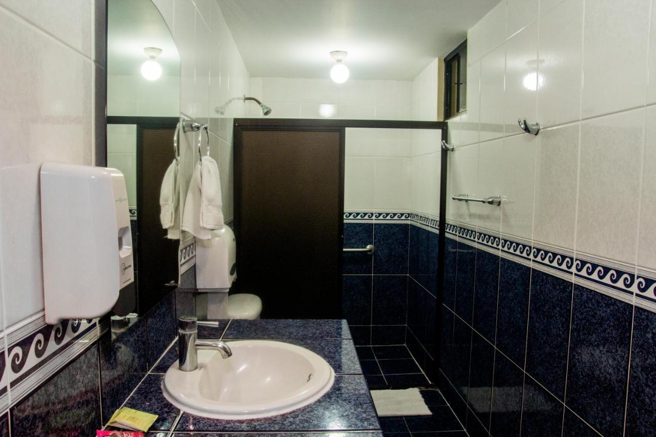 Hotel Fotherhouse San Salvador Bagian luar foto