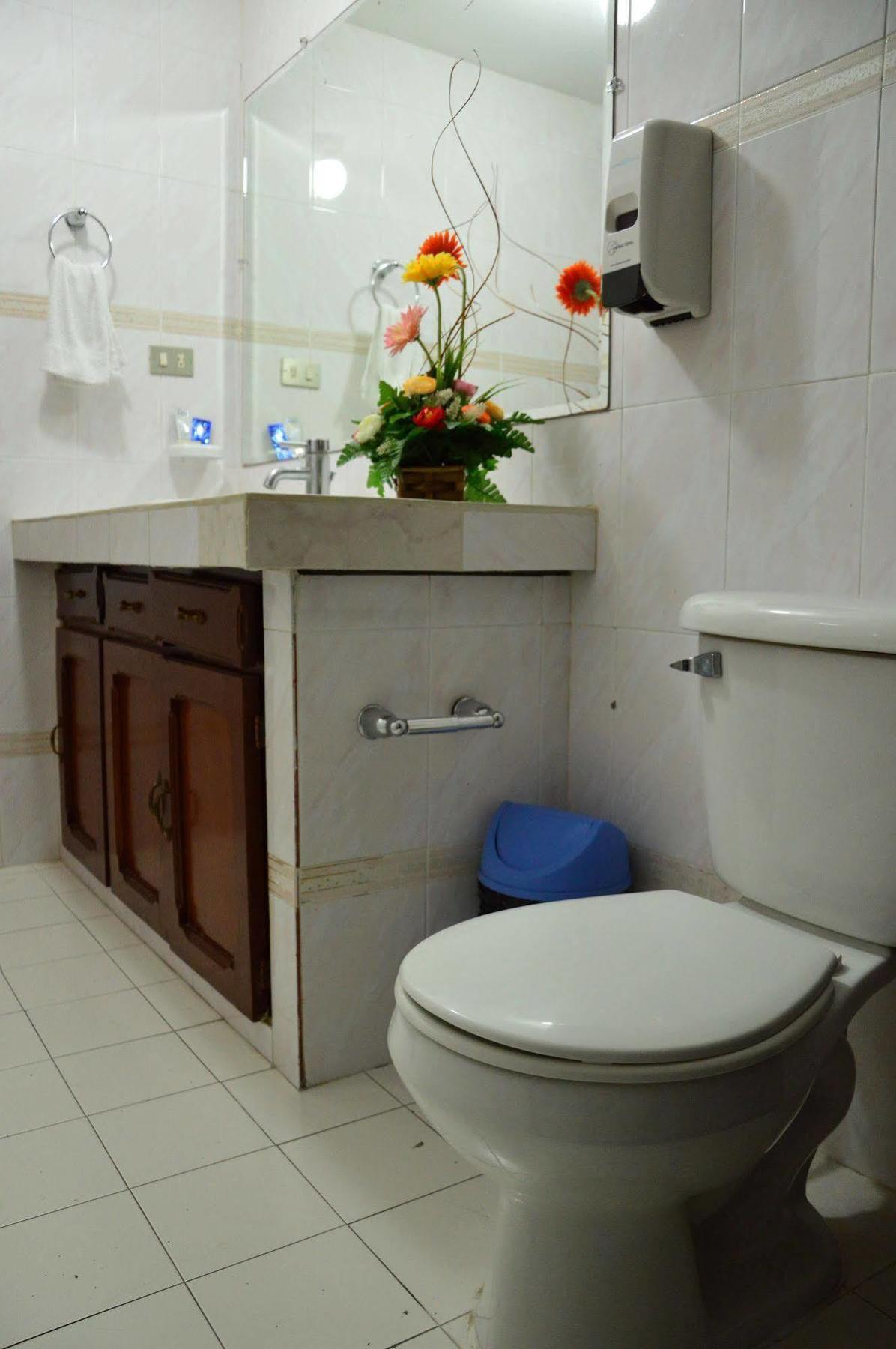 Hotel Fotherhouse San Salvador Bagian luar foto